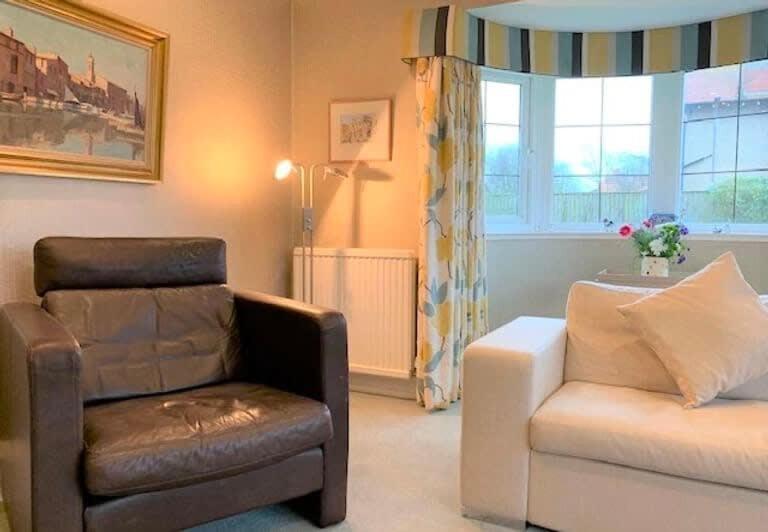 The Garden Apartment - Beautiful Spacious Garden Apartment With Two Bedrooms And Two Parking Spaces Filey Exterior photo